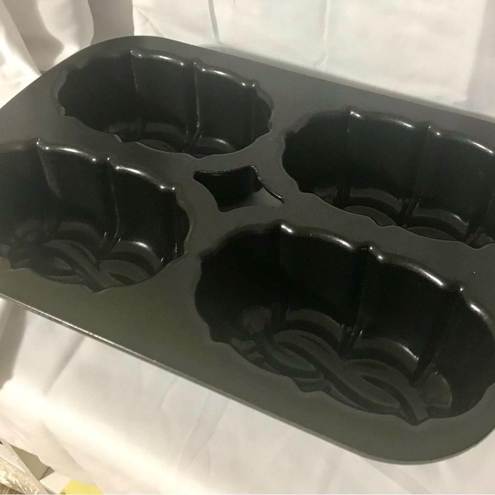 Nordic Ware Celtic Knots Bundt Pan